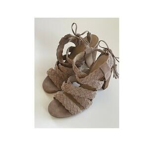 BCBGeneration Ledina Sandal Braided Strap Suede Leather Tassels Size 6.5